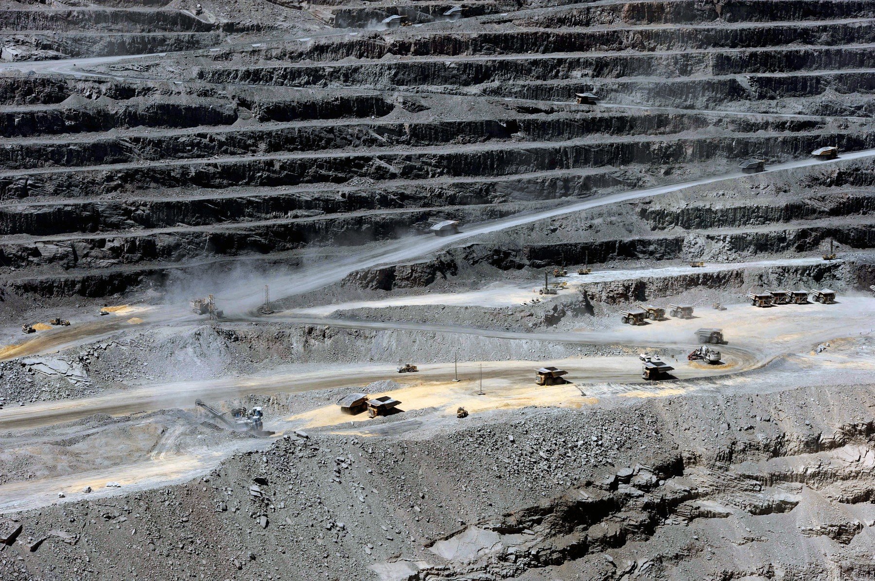 Jeden z největších dolů jednoho z největších producentů diamantů v Botswaně diamanty 0301909364
