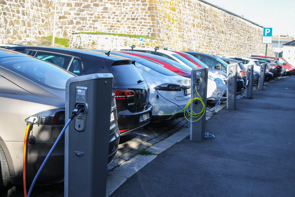 V Oslu můžete pohodlně nabíjet na každém větším parkovišti. Město na to má totiž připravenou infrastrukturu oslo 1056800483
