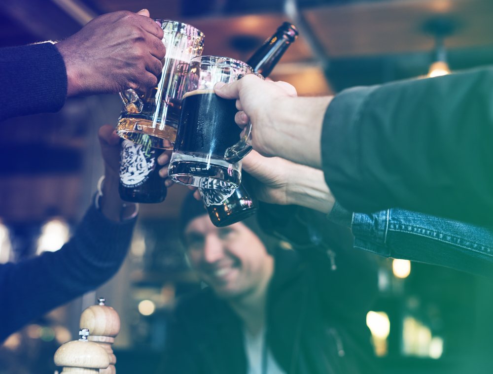 Dvě až tři skleničky znamenají nejnižší úmrtnost, každá další je už hřebíkem do rakve bar 613023425