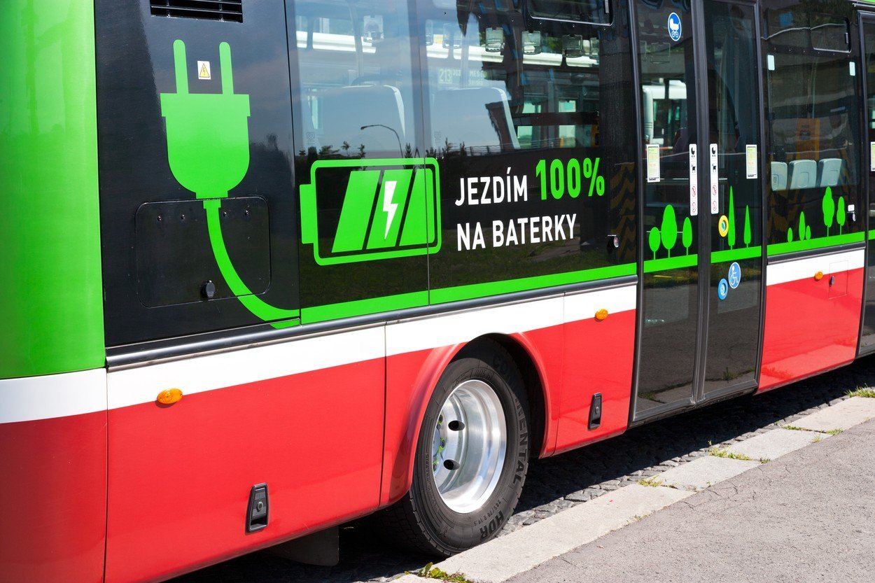 To je fajn, ale abys prospěl životnímu prostředí, budeš muset jezdit alespoň deset let elektroautobus 0286062975