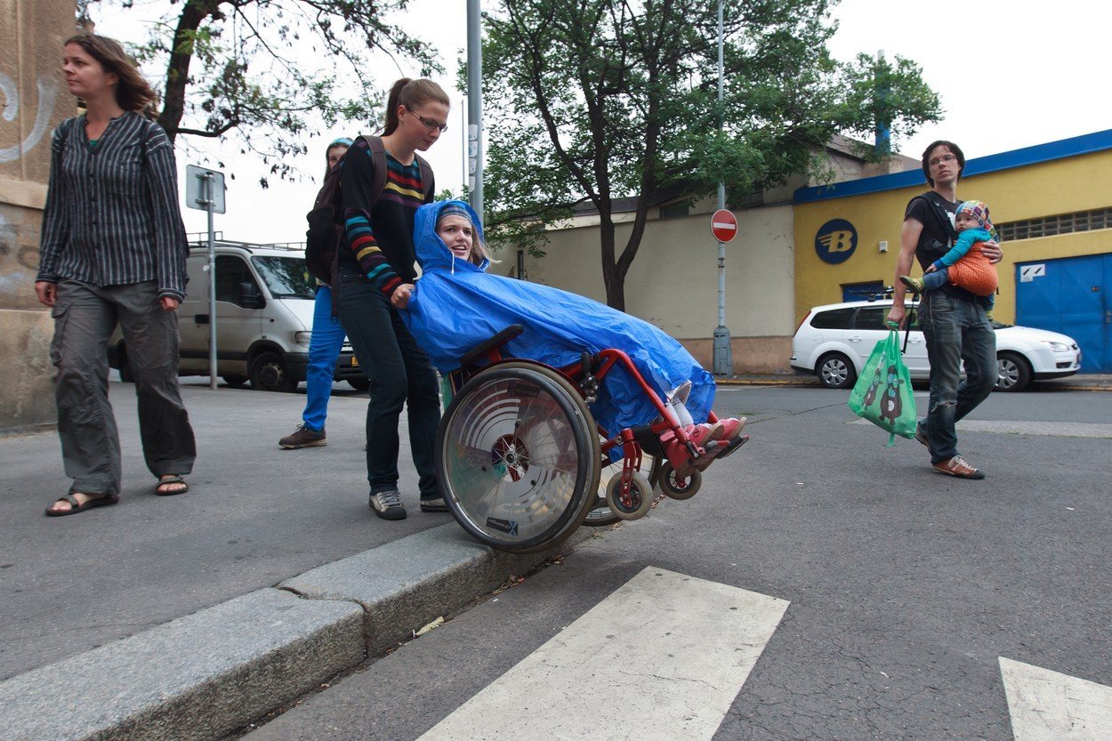 Chytré město znamená, že se myslí na všechny. Zejména na ty, kteří potřebují pomoc praha vozickari 0170269671