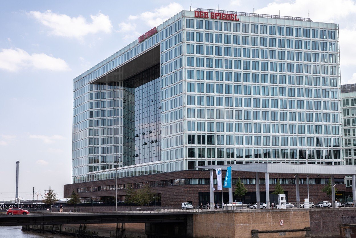 Sídlo týdeníku v Hamburku. Prý se bude propouštět spiegel 3 0404000430