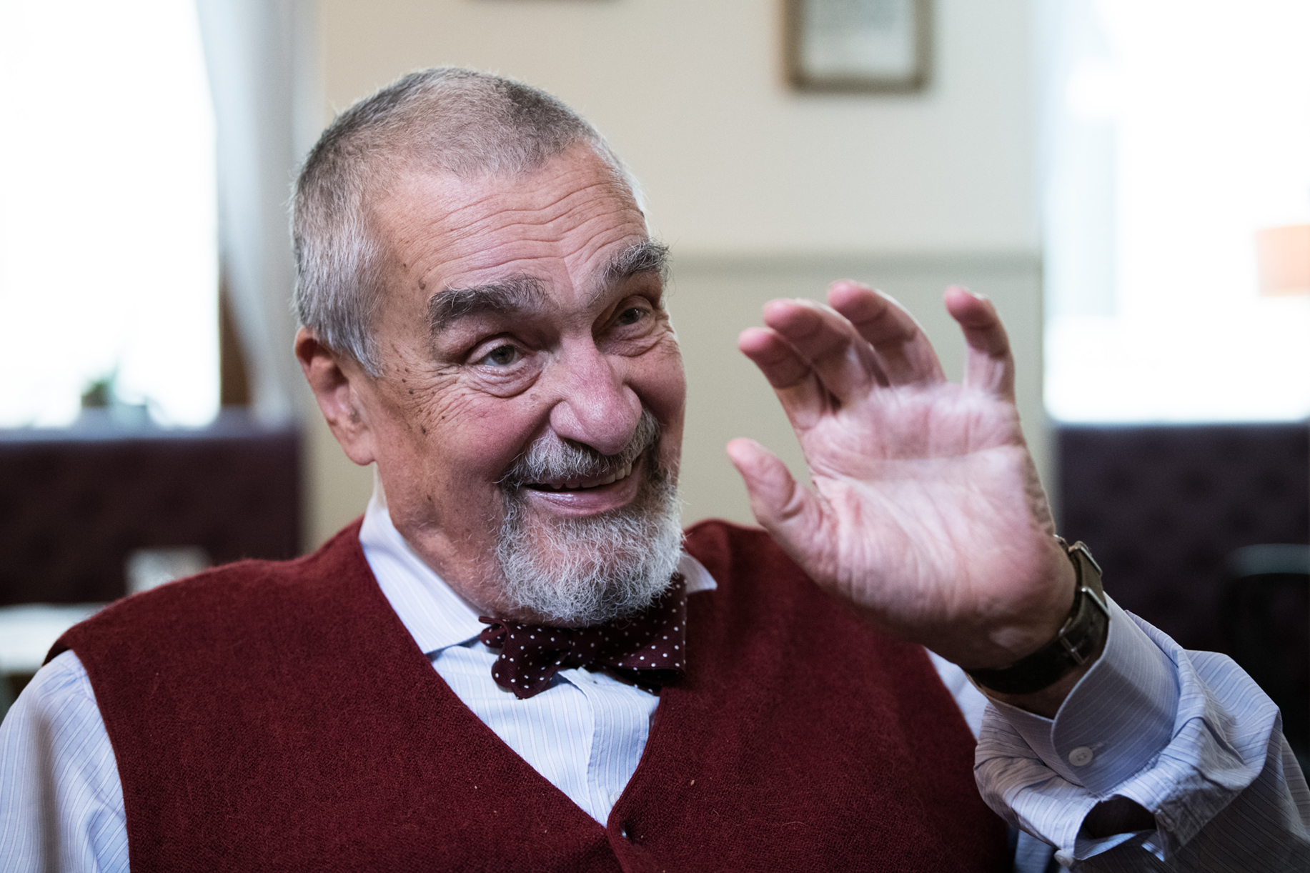 Nezapomínejte na to, že revoluční generace je vždycky nakonec z médií vytísněna, říká Karel Schwarzenberg karel in