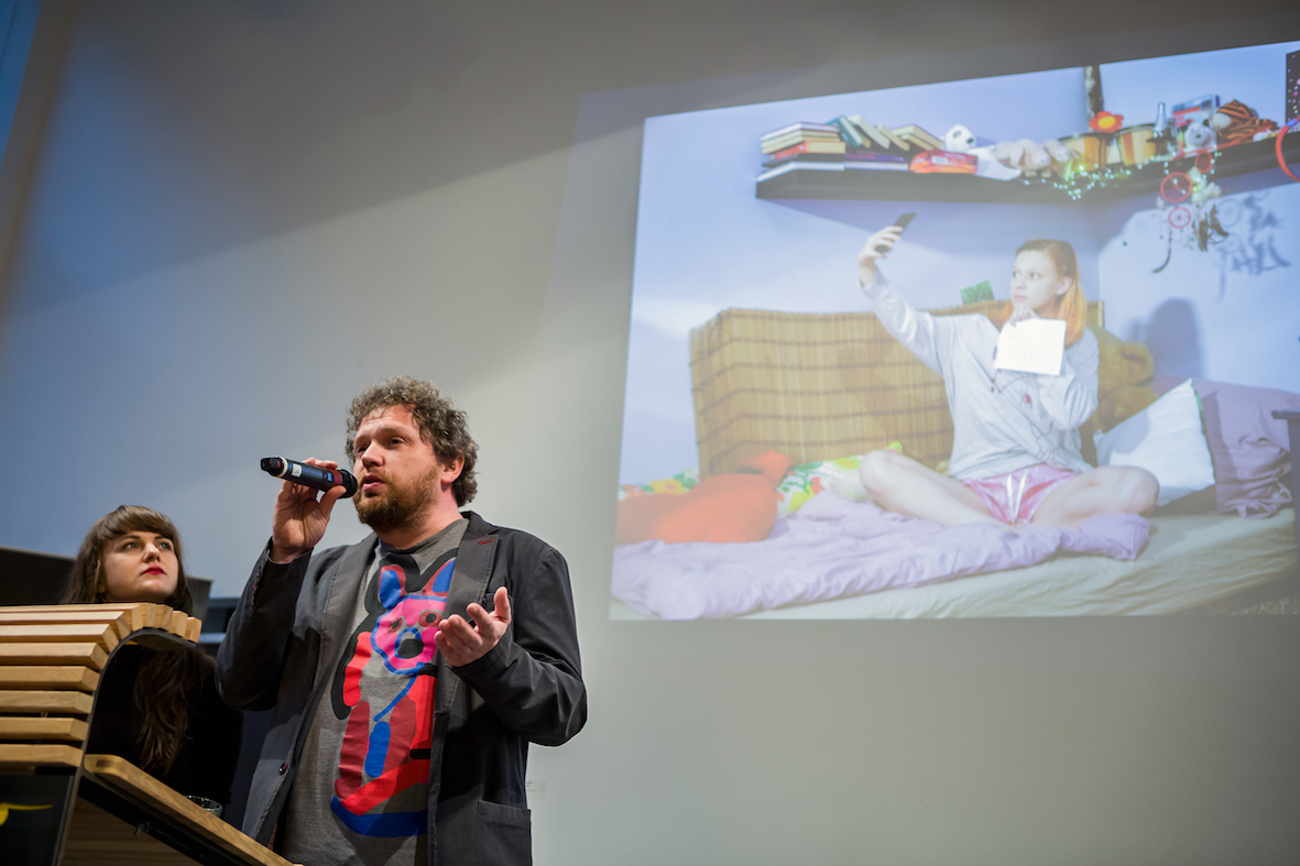 Za pět hodin oslovilo imaginární Týnušku 83 mužů, popisuje Vít Klusák klusak 1