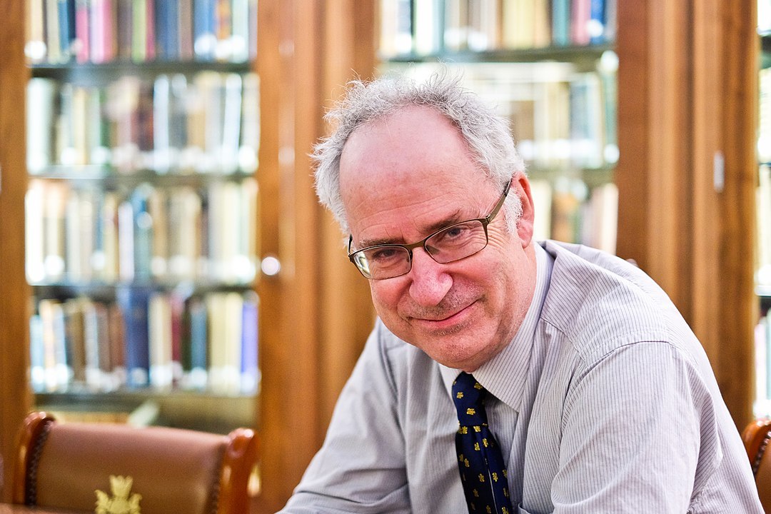 Když lidé panikaří, obvykle je někdo na vině, píše profesor Sir Simon Wessely professor sir simon wessely