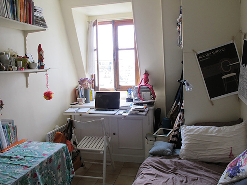 Typický pokojík Chambres de Bonne. Bonne i tady znamená "dobré" pariz byt 2