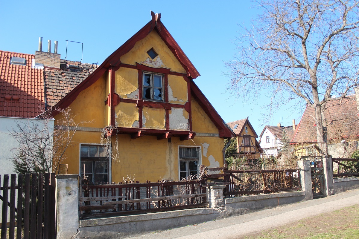 Historicky cenný domek na Žižkově, kterému hrozí zbourání ryska zizkov