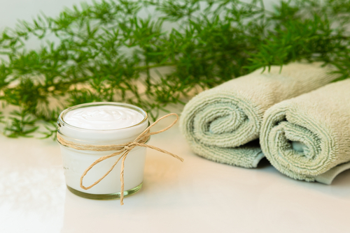 Doma vyrobené deodoranty vás vyjdou na desetinu ceny. shutterstock 426369088