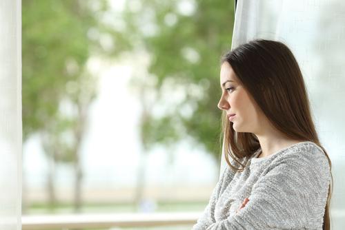 Pokud neustále čekáte až se partner vrátí domů a přitom ani nevíte kde přesně je, je zřejmě něco špatně. shutterstock 428020015