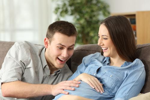 Mladé páry, které si plánovaně pořizují rodinu jsou spíš výjimkou. shutterstock 577760197