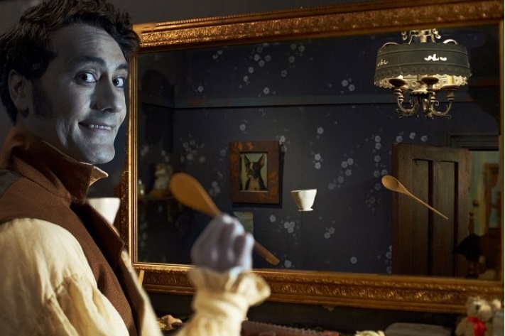 Taika Waititi ve filmu Co děláme v temnotách. (zdroj: ČSFD) taika waititi