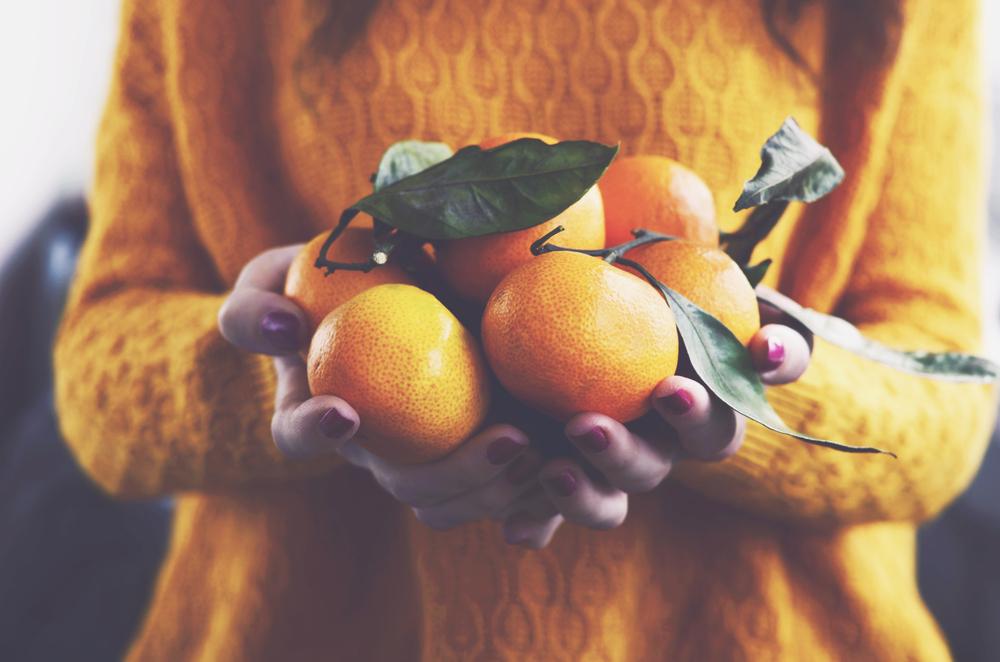Pomeranče a chřipka jdou skvěle dohromady. Pokud vás ovšem bolí v krku, raději se jim vyhněte. elixir zdravi shutterstock 501910036