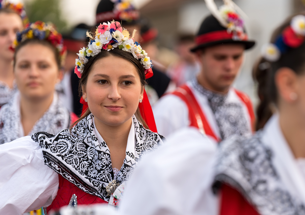 Hody, hody doprovody... kroje shutterstock 493217911