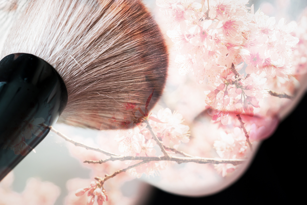 Dejte si pozor i na složení kosmetiky. V zemích východní Evropy bývají občas produkty ošizeny o účinné látky. prosla kosmetika shutterstock 618354182