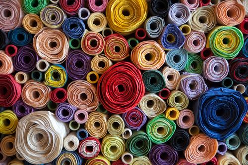 Pomůcky na přebalování a kojení z látky dovedou ušetřit rodinný rozpočet. recyklovatelne materstvi shutterstock 182465732