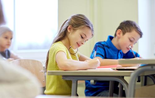 Test pro vás připravil think-tank EDUin, provozovatel portálu Rodiče vítáni. skola shutterstock 246298159