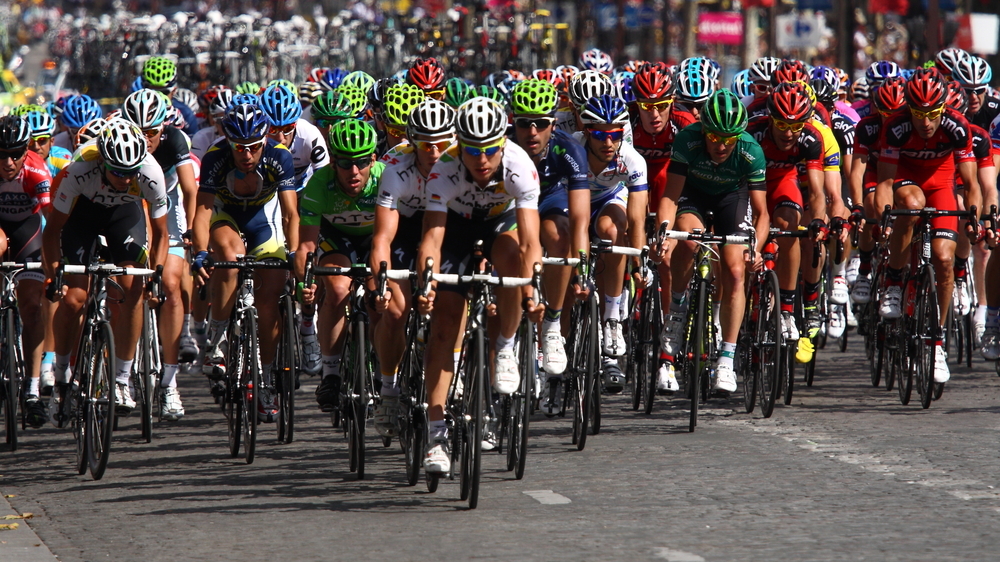 3...2...1 a super náročný závod může začít. I když dřív jste si při něm mohli dát i pivko a cigaretu. tour de france shutterstock 166452365