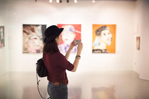 Až někdy nebudete mít co dělat, skočte si třeba do galerie a posilujte své mozkové schopnosti. umeni shutterstock 496978936