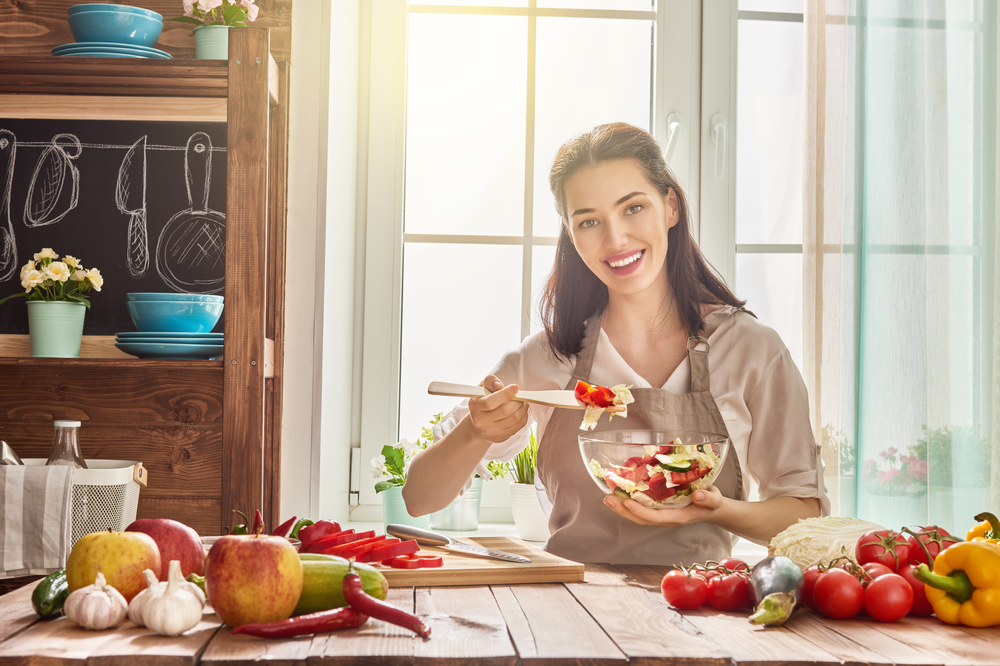 Jak jsem si pustila fantazii na špacír, mizely z mého jídelníčku běžné nudné a ne zrovna dvakrát zdravé suroviny. vareni shutterstock 614415680