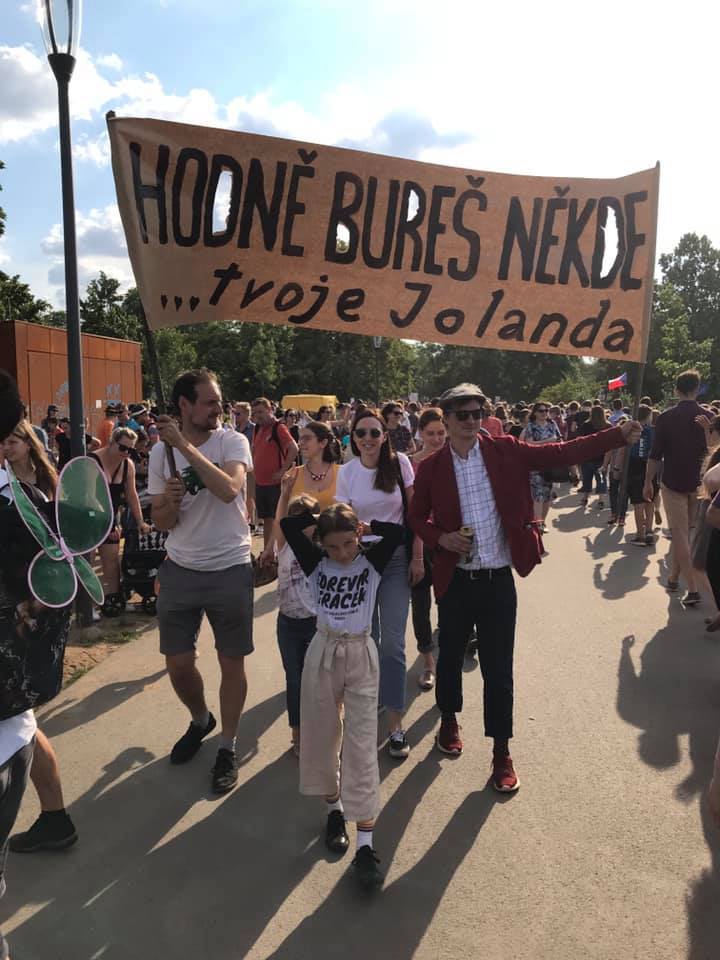 hodne bures nekde