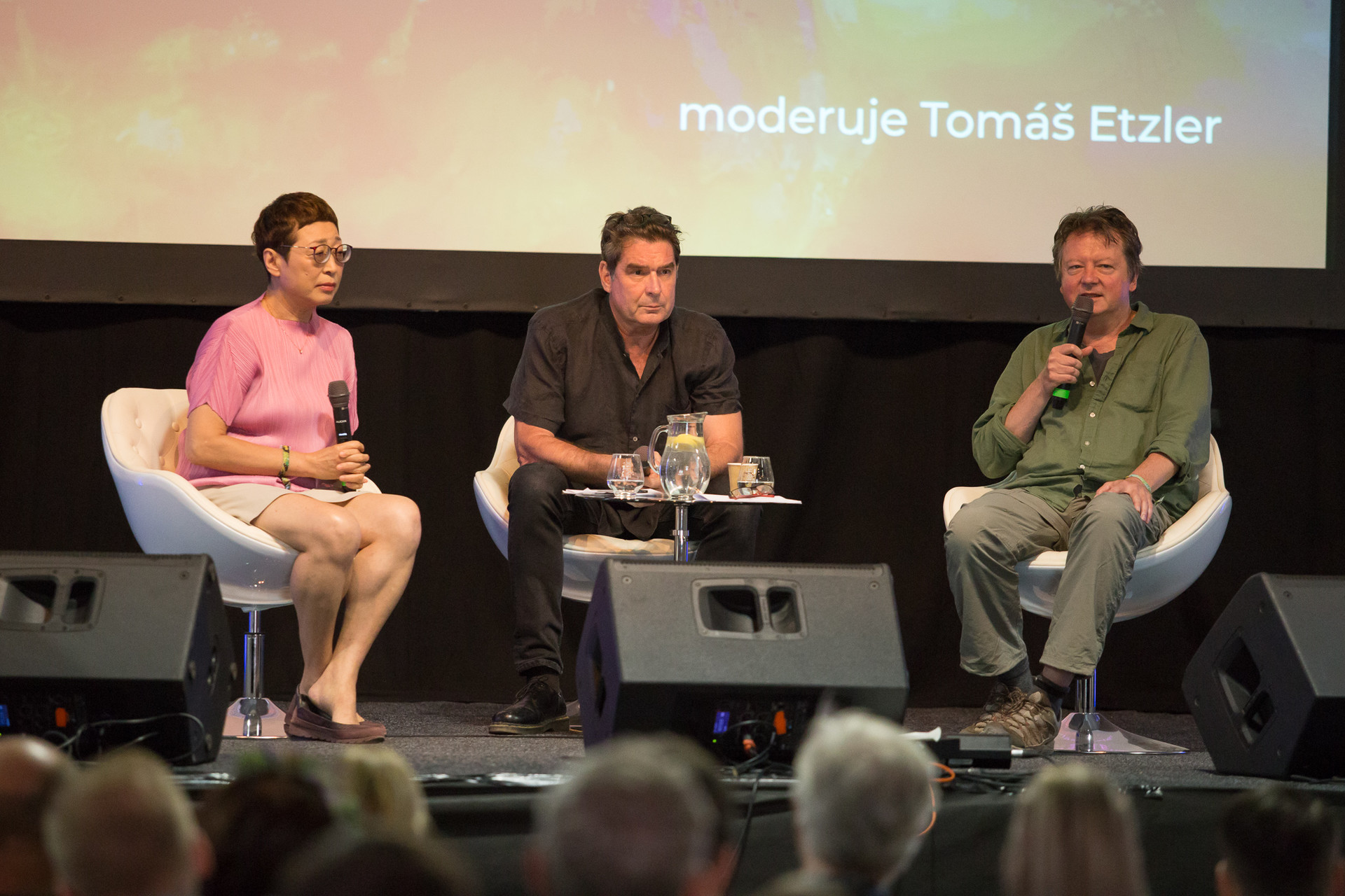 Yan Mei, moderátor Tomáš Etzler, Martin Hála yan mei prednacka foto michal dedic