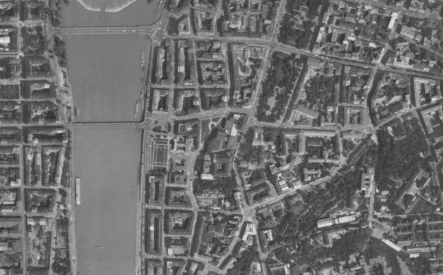 Místa zasažená bombardováním v roce 1945 už na mapě z roku 1975 nepoznáte 3 dve prahy nalety situace 1975