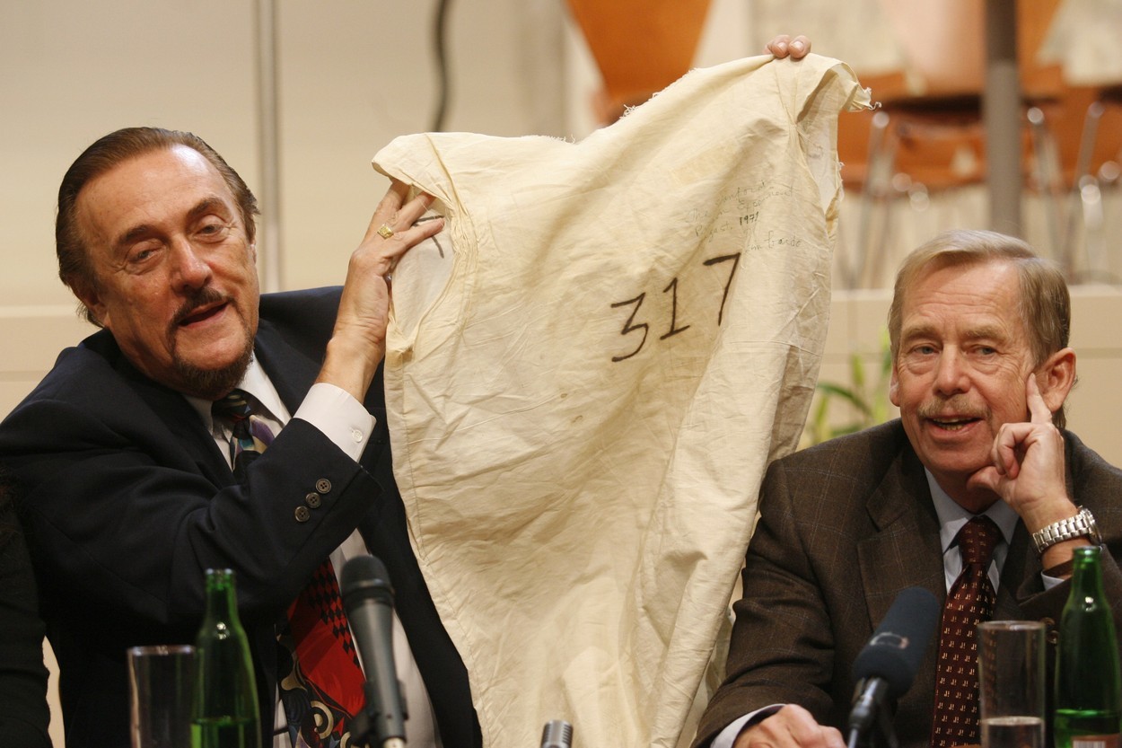 Philip Zimbardo s Václavem Havlem zimbardo havel profimedia 0219593605